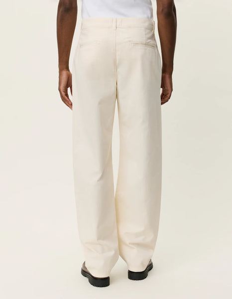 Les Deux Romeo Pleated Chino - Eggnog White