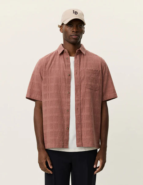 Les Deux Charlie S/S Shirt - Cognac Red
