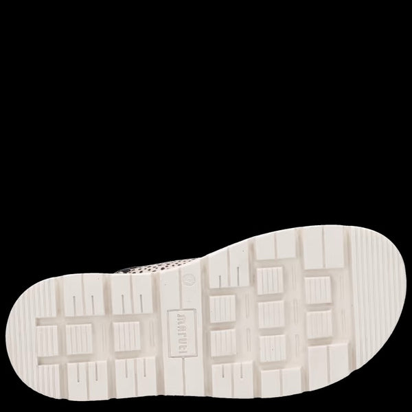 Maruti - Dilann Sandal - Heron