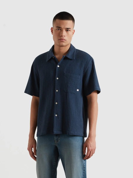 Farah Olsen Waffle S/S Shirt - Aegean Blue